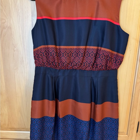 Dress from Loft. Size 12. Excellent condition. Zipper on the back. - Picture 2 of 5